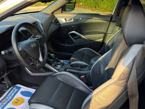 Used 2016 Hyundai Veloster Turbo FWD image 9