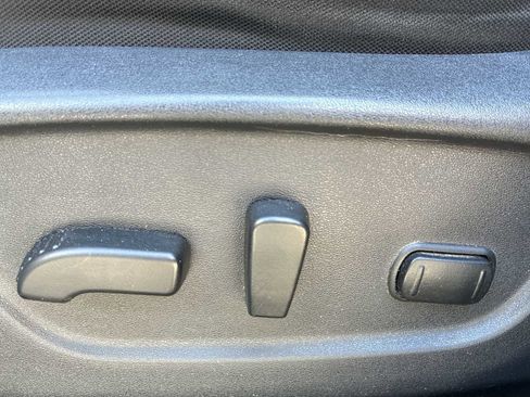 Used 2017 Nissan Rogue SV image 14