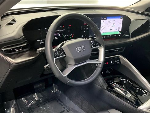 Certified 2025 Audi Q5 Premium AWD/4WD image 16