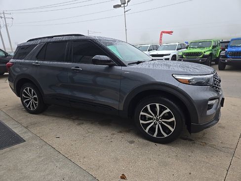 Used 2022 Ford Explorer ST-Line image 13