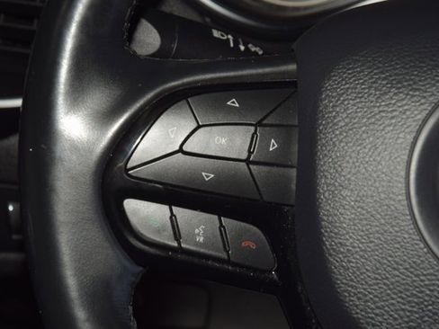 Used 2019 Jeep Cherokee Latitude Plus image 34