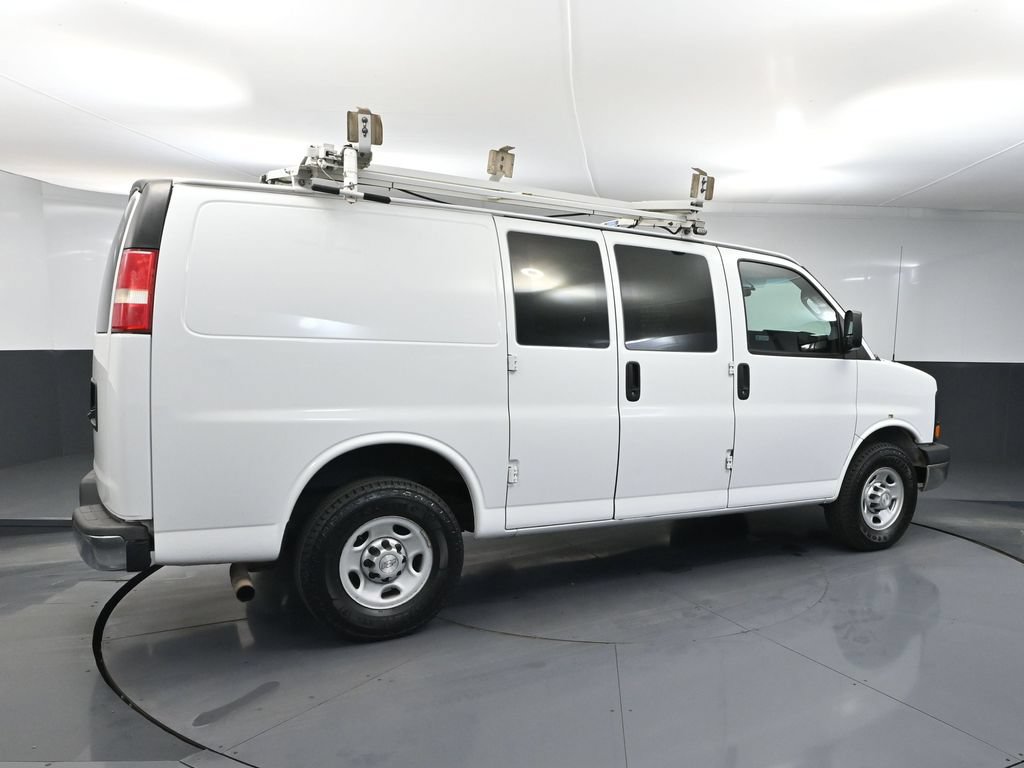 Used 2016 Chevrolet Express 2500 RWD image 4