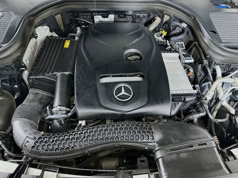 Used 2019 Mercedes-Benz GLC 300 GLC 300 image 32