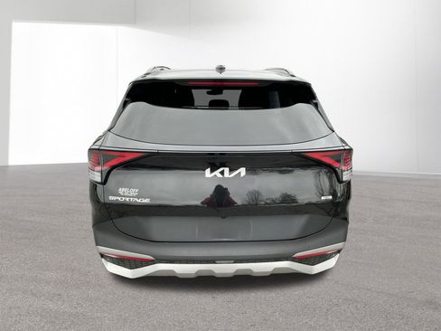 Certified 2023 Kia Sportage EX w/ EX Premium Package AWD/4WD image 4