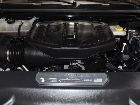 Used 2024 Jeep Wagoneer Series II image 10