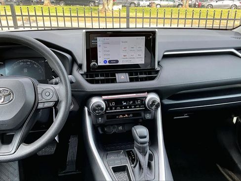 Used 2025 Toyota RAV4 XLE image 7