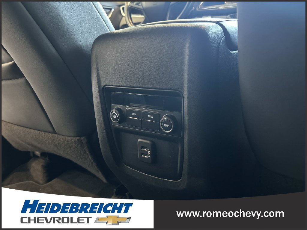 Used 2021 Buick Enclave Essence AWD/4WD image 17