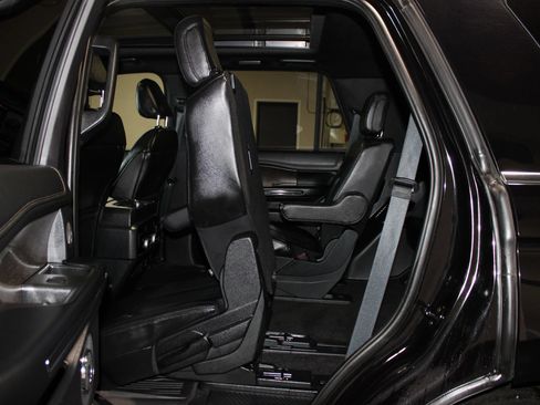 Used 2021 Ford Expedition Limited RWD image 36