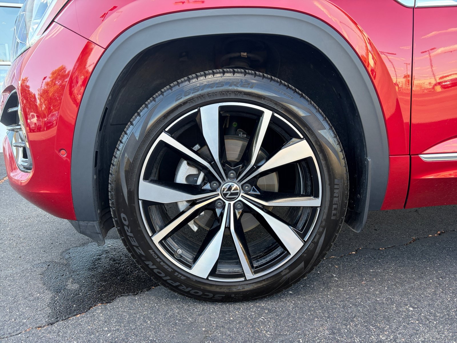 Certified 2024 Volkswagen Atlas SEL Premium R-Line AWD/4WD image 26