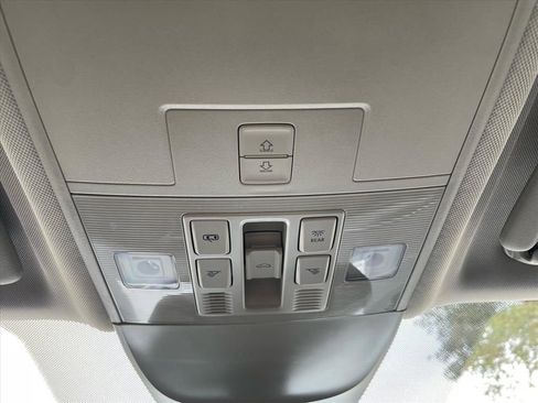 New 2026 Volkswagen Taos SE image 20