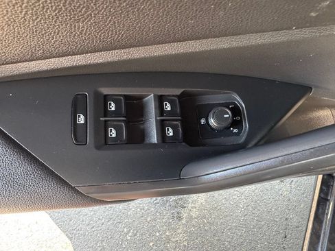 Used 2020 Volkswagen Jetta R-Line w/ R-Line Cold Weather Package FWD image 13