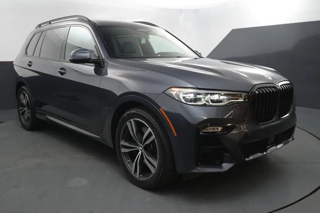 Used 2021 BMW X7 xDrive40i w/ M Sport Package AWD/4WD image 7