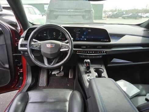 Used 2024 Cadillac XT4 Sport FWD image 4
