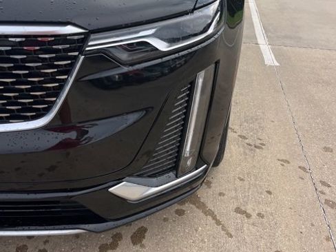 Used 2025 Cadillac XT6 Premium Luxury image 13