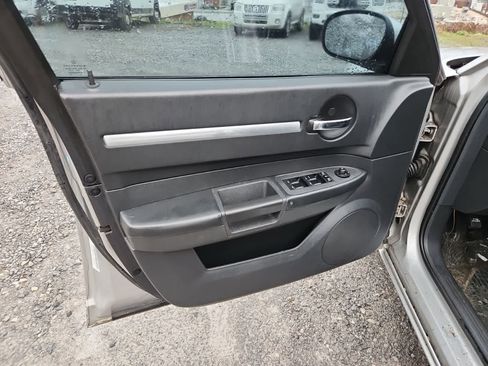 Used 2010 Dodge Charger SXT image 16