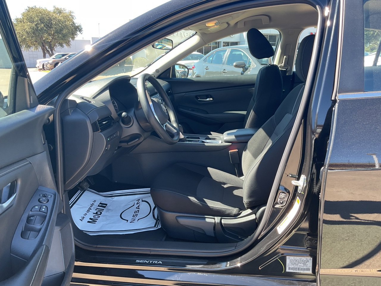 Used 2025 Nissan Sentra SV w/ Trunk Package FWD image 7