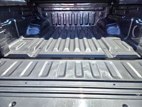 Used 2022 Nissan Frontier SV RWD image 16