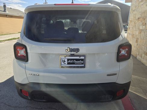 Used 2016 Jeep Renegade Latitude w/ Cold Weather Group image 15