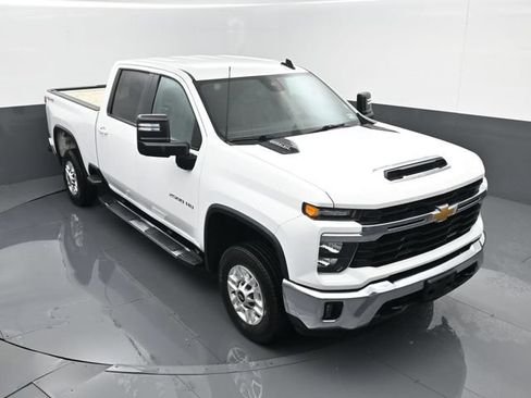 Used 2025 Chevrolet Silverado 2500 LT w/ Convenience Package AWD/4WD image 20