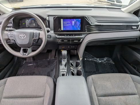 Used 2025 Toyota Camry LE w/ Convenience Package FWD image 16