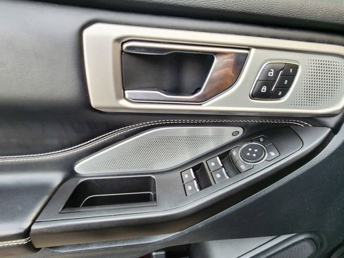 Used 2020 Ford Explorer ST w/ Premium Technology Package image 9