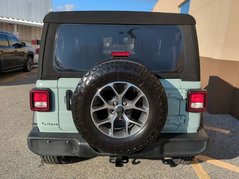 Used 2024 Jeep Wrangler Sport S image 5