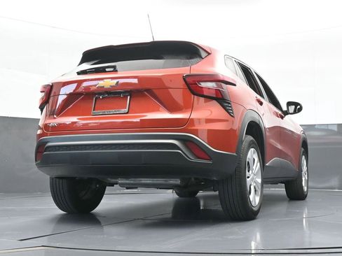 Used 2024 Chevrolet Trax LS image 54