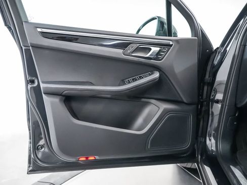 Certified 2023 Porsche Macan S AWD/4WD image 25
