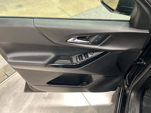 Used 2025 Chevrolet Equinox LT image 12