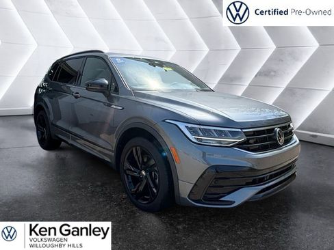 Used 2023 Volkswagen Tiguan SE R-Line AWD/4WD image 3