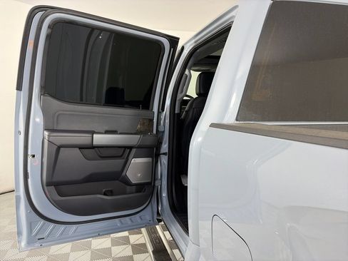 Used 2025 Ford F350 Lariat AWD/4WD image 12