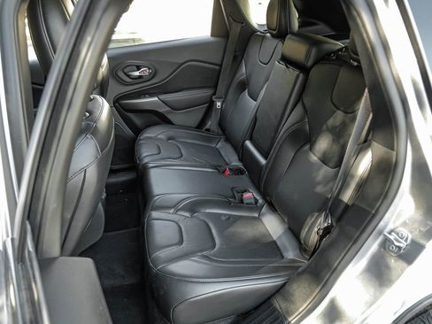 Used 2020 Jeep Cherokee Limited image 52