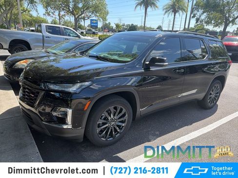 Used 2023 Chevrolet Traverse RS image 1