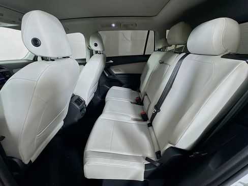 Used 2019 Volkswagen Tiguan SEL FWD image 29