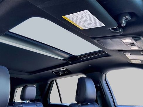 Used 2025 Ford Explorer Platinum w/ LUX Leather Package image 20