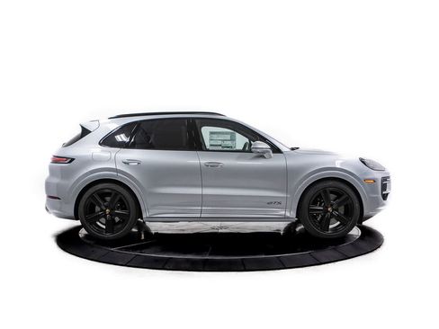 New 2026 Porsche Cayenne GTS image 8