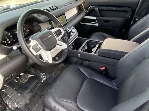 Used 2024 Land Rover Defender 110 S image 5