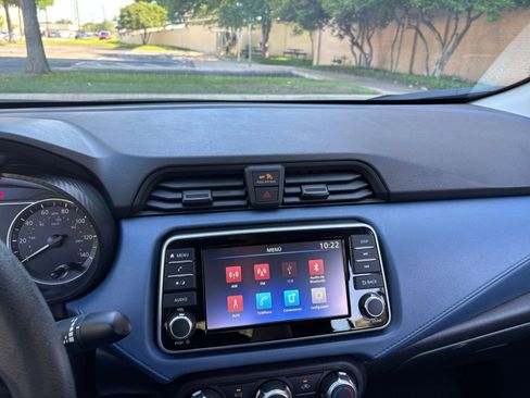 Used 2025 Nissan Versa SV FWD image 17