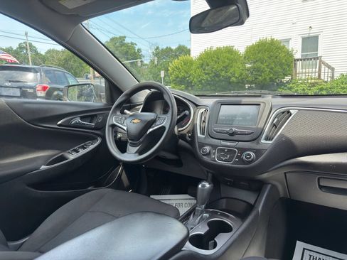 Used 2018 Chevrolet Malibu LS FWD image 30
