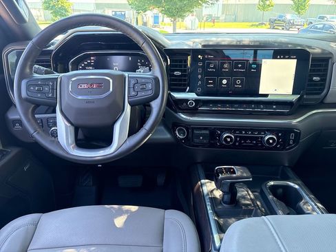 Used 2024 GMC Sierra 1500 SLT w/ SLT Premium Plus Package AWD/4WD image 40