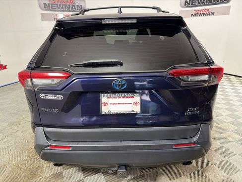 Used 2022 Toyota RAV4 XLE w/ Convenience Package AWD/4WD image 5