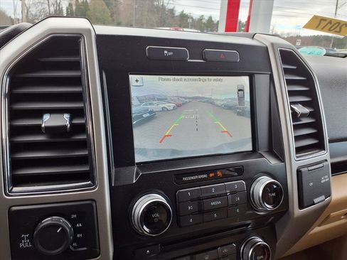 Used 2017 Ford F150 Lariat w/ Equipment Group 502A Luxury image 10