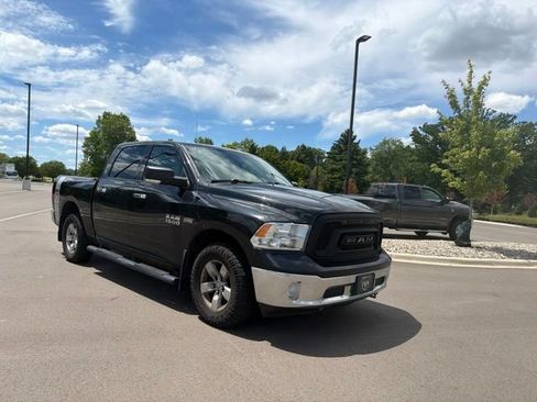 Used 2016 RAM 1500 Classic SLT w/ SLT Plus D←cor Group AWD/4WD image 8