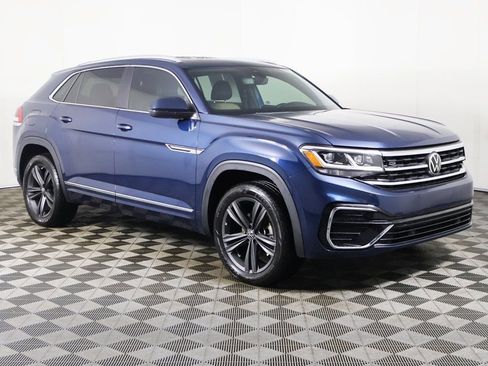 Used 2022 Volkswagen Atlas Cross Sport SEL R-Line image 2