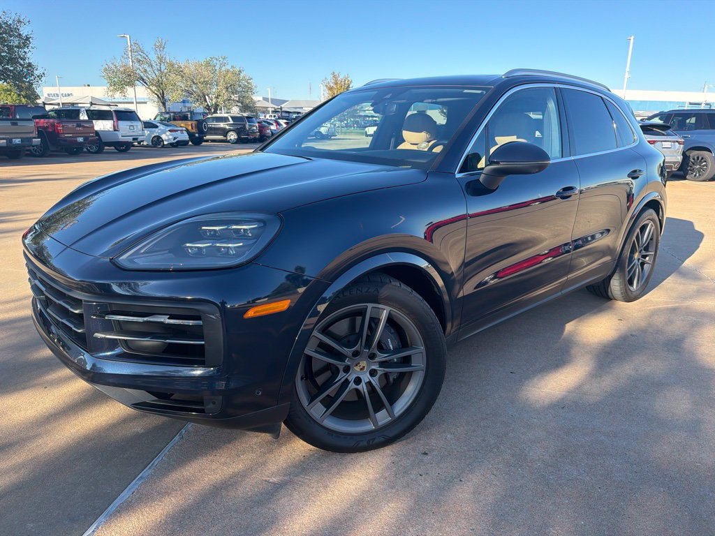 Used 2024 Porsche Cayenne AWD/4WD image 1