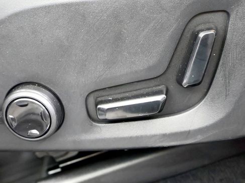 Used 2016 Volvo XC90 T8 Momentum w/ Vision Package image 20