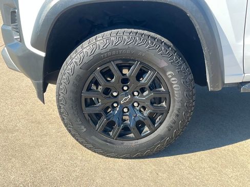 Used 2023 Chevrolet Colorado Trail Boss w/ Technology Package image 23