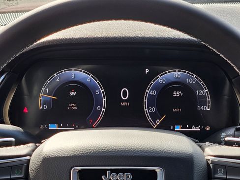 New 2025 Jeep Grand Cherokee Laredo w/ Luxury Tech Group I image 15