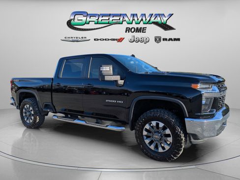 Used 2023 Chevrolet Silverado 2500 LT image 2