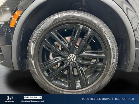 Used 2022 Volkswagen Tiguan SE R-Line FWD image 31